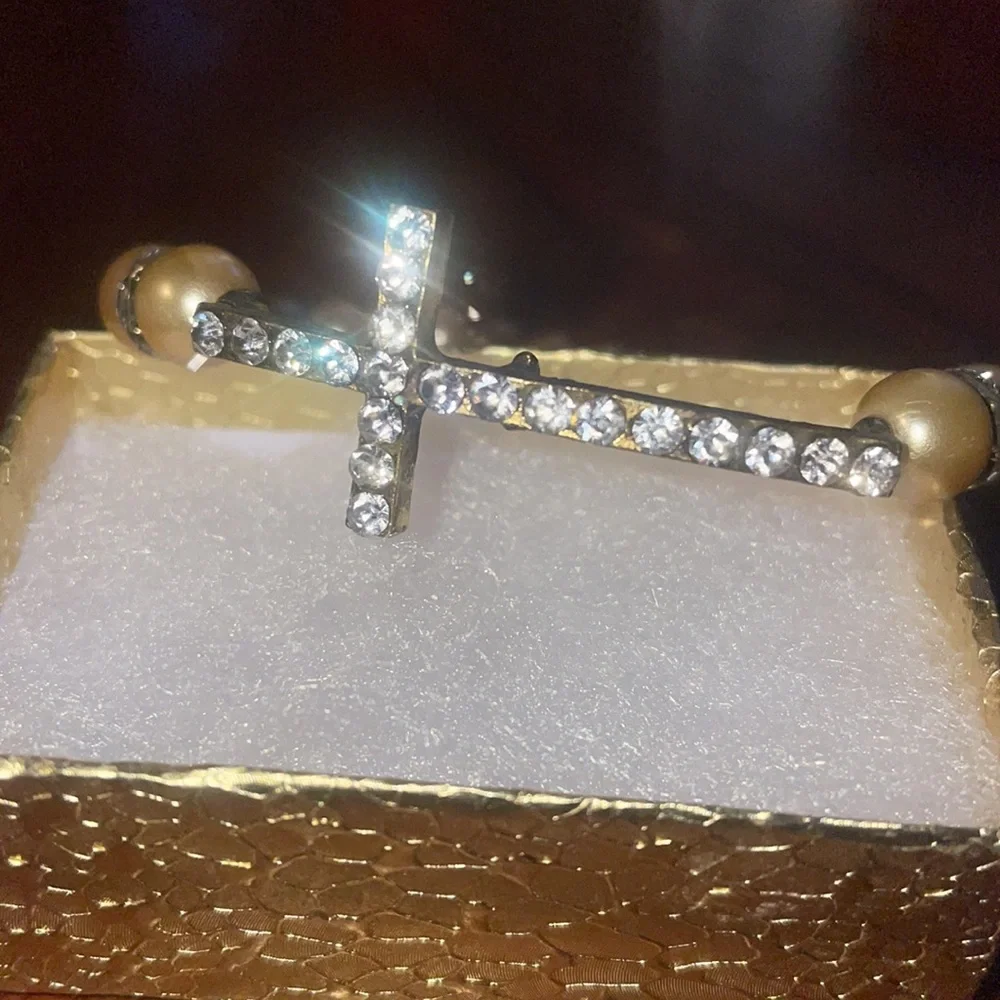 - New crystal cross stretch bracelet peach os